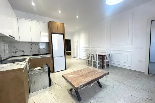 Shtepi me qera Vila Luksoze ne Tirane, 2+1, Mobilimi E mobiluar, Pagesa 60,000  Leke.