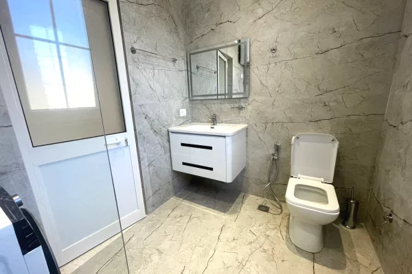 Shtepi me qera Vila Luksoze ne Tirane, 2+1, Mobilimi E mobiluar, Pagesa 60,000  Leke.