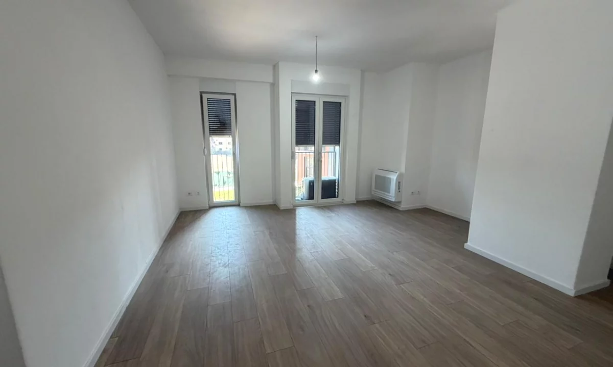 Rruga Jordan Misja,jepet me qera ambient biznesi per zyra,me sip.50m2bosh.40,000Leke (neto)