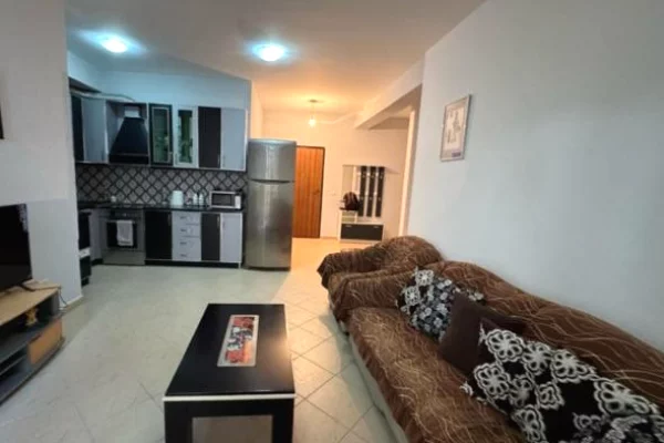 🏢Ne zonen e Yzberishtitprane Pasticeri Nela 3, jepet me qera apartament2+1, i mobiluar. 45,000Leke