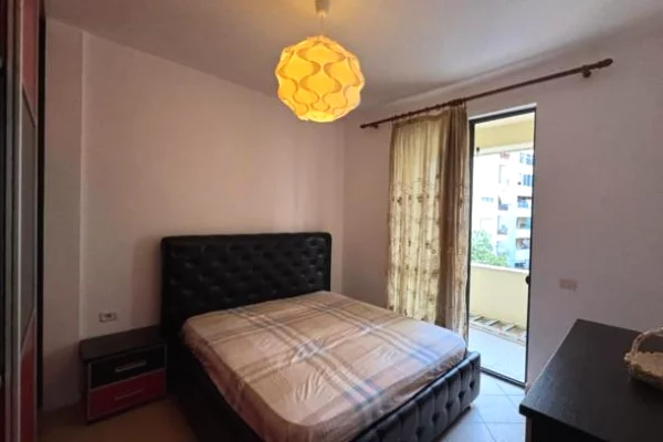 Shtepi me qera Apartament ne Tirane, 2+1, Mobilimi E mobiluar, Pagesa 45,000  Leke.