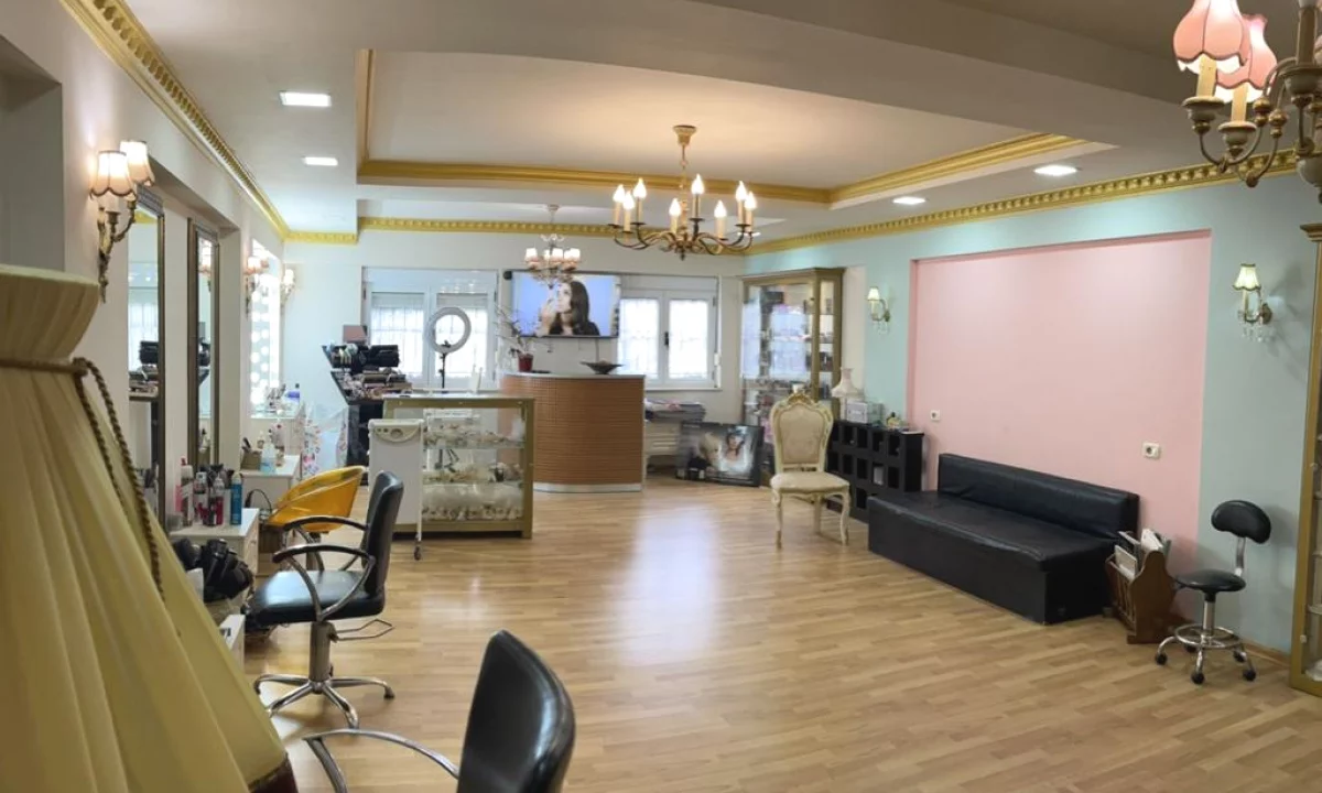 🏢Tek Piazza,Rr.Sulejman Pasha jepet me qera ambient biznesi,duplex me sip.130m2, Bosh 1,500Euro 