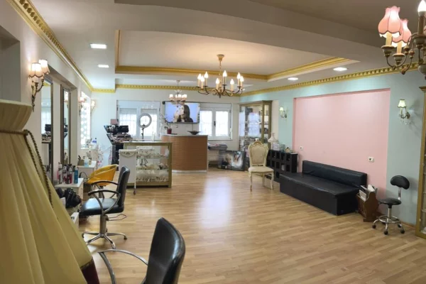 🏢Tek Piazza,Rr.Sulejman Pasha jepet me qera ambient biznesi,duplex me sip.130m2, Bosh 1,500Euro 