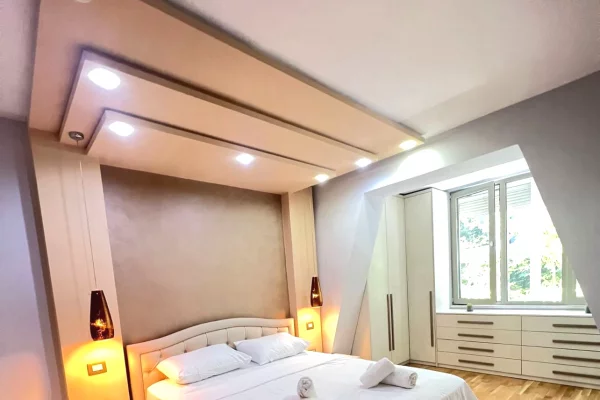 Shtepi me qera Apartament ne Tirane, 2+1, Mobilimi E mobiluar, Pagesa 1,000  Euro.