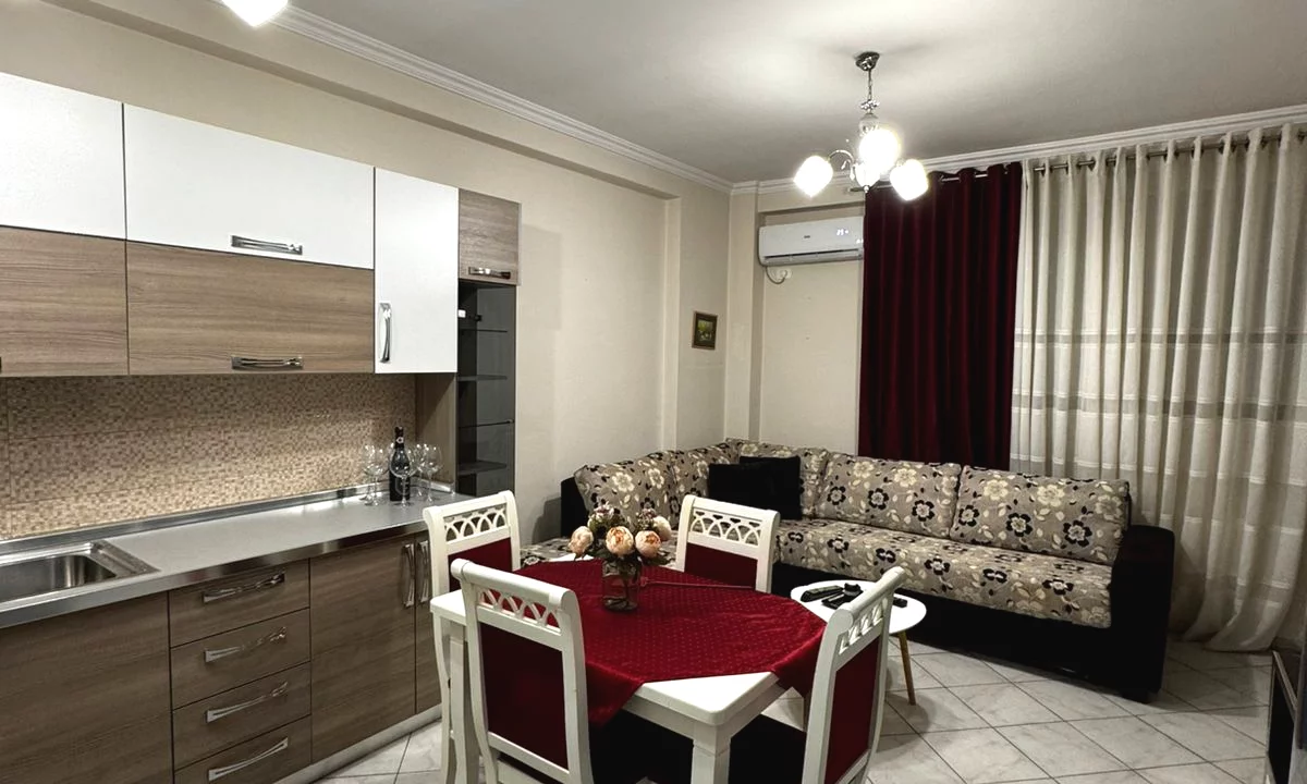 Shtepi me qera Apartament ne Tirane, 1+1, Mobilimi E mobiluar, Pagesa 40,000  Leke.