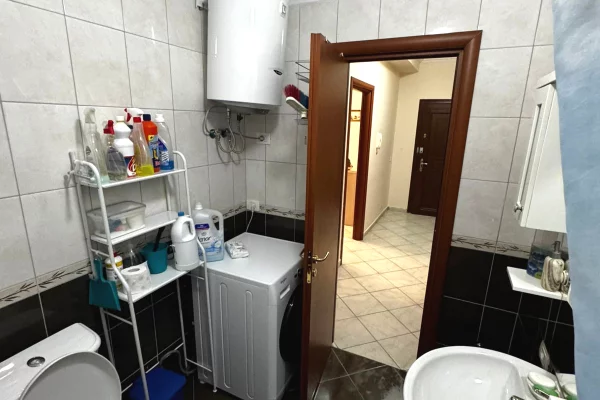 Shtepi me qera Apartament ne Tirane, 1+1, Mobilimi E mobiluar, Pagesa 40,000  Leke.