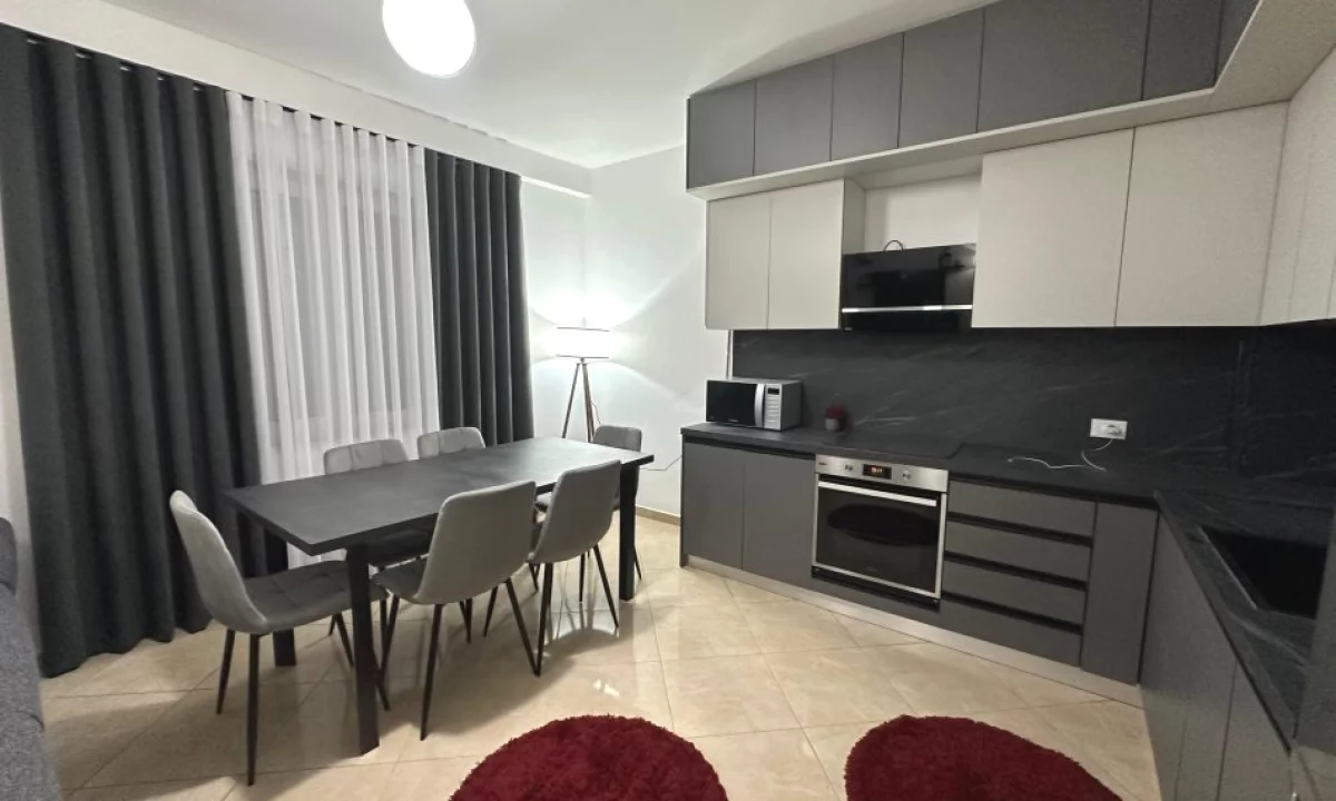 Shtepi me qera Apartament ne Tirane, 2+1, Mobilimi E mobiluar, Pagesa 80,000  Leke.