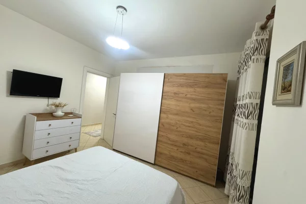 Shtepi me qera Apartament ne Tirane, 2+1, Mobilimi E mobiluar, Pagesa 60,000  Leke.