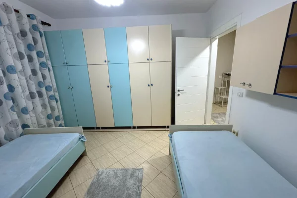 Shtepi me qera Apartament ne Tirane, 2+1, Mobilimi E mobiluar, Pagesa 60,000  Leke.