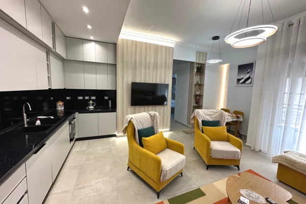 Appartamento in affitto a Tirana 2+1, Arredato