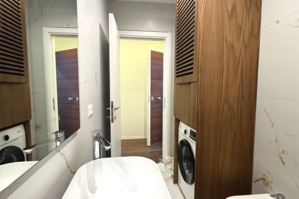 Shtepi me qera Apartament ne Tirane, 2+1, Mobilimi E mobiluar, Pagesa 900  Euro.