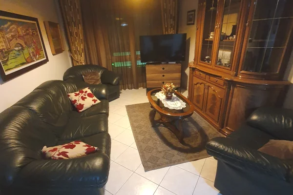 Casa in affitto 2+1 a Tirana - 50,000 Leke