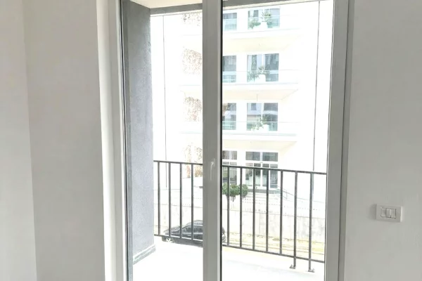 Appartamento in affitto a Tirana 2+1, SemiArredato