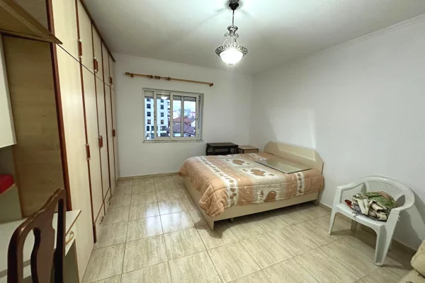 Appartamento in affitto a Tirana 3+1, Arredato