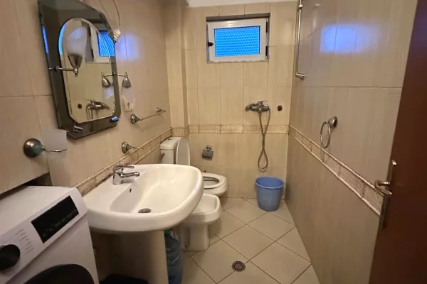 Appartamento in affitto a Tirana 3+1, Arredato