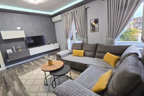 Appartamento in affitto a Tirana 1+1, Arredato