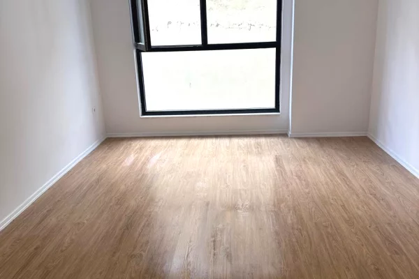 🏢Rruga Jordan Misja jepet me qera apartament,1+1,bosh.550Euro