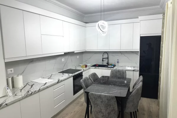 Villa di lusso in affitto a Tirana 2+1, Arredato