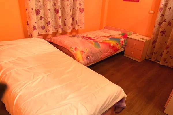 Shtepi me qera Vila Luksoze ne Tirane, 3+1, Mobilimi E mobiluar, Pagesa 2,000  Euro.