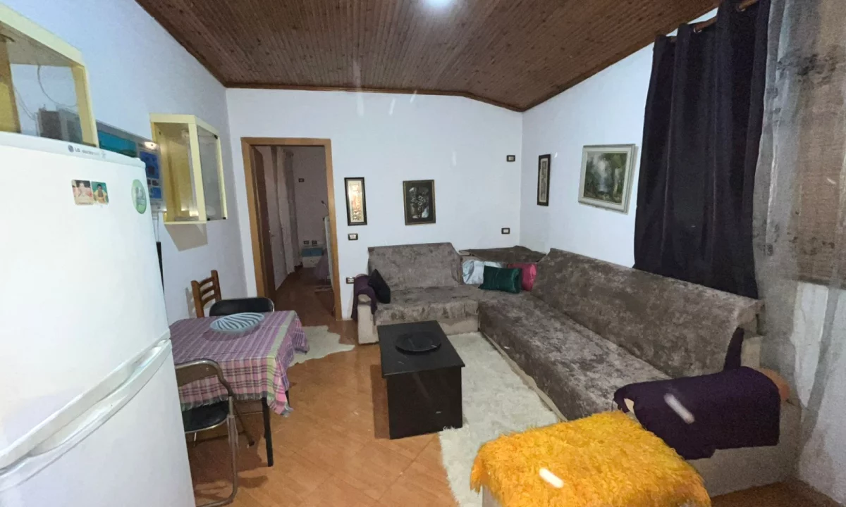 Villa di lusso in affitto a Tirana 2+1, Arredato