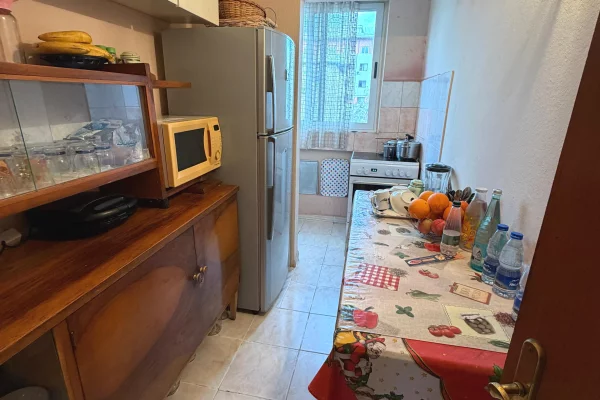 Shtepi ne shitje Apartament ne Tirane, 2+1, Mobilimi E mobiluar, Pagesa 128,000  Euro.