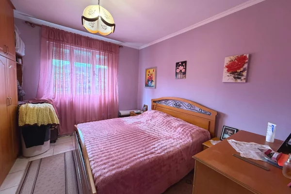 Shtepi ne shitje Apartament ne Tirane, 2+1, Mobilimi E mobiluar, Pagesa 128,000  Euro.