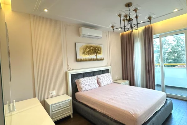 Shtepi me qera Apartament ne Tirane, 2+1, Mobilimi E mobiluar, Pagesa 1,300  Euro.