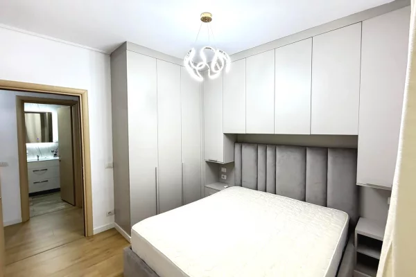 Shtepi me qera Apartament ne Tirane, 2+1, Mobilimi E mobiluar, Pagesa 700  Euro.
