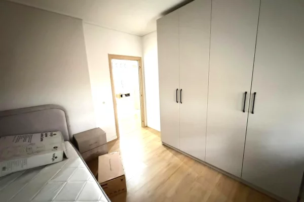 Shtepi me qera Apartament ne Tirane, 2+1, Mobilimi E mobiluar, Pagesa 700  Euro.