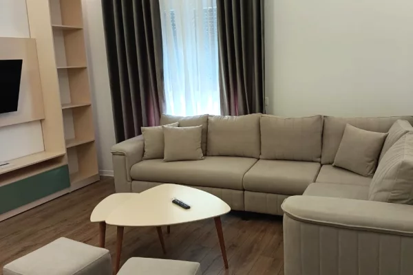 Shtepi me qera Apartament ne Tirane, 2+1, Mobilimi E mobiluar, Pagesa 50,000  Leke.