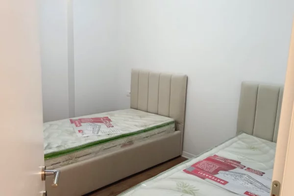 Shtepi me qera Apartament ne Tirane, 2+1, Mobilimi E mobiluar, Pagesa 50,000  Leke.
