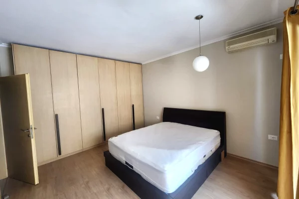 Shtepi me qera Apartament ne Tirane, 2+1, Mobilimi E mobiluar, Pagesa 80,000  Leke.