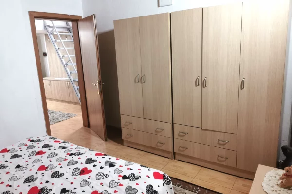 Shtepi me qera Apartament ne Tirane, 1+1, Mobilimi E mobiluar, Pagesa 55,000  Leke.