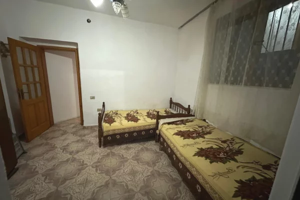 Shtepi ne shitje Apartament ne Tirane, 3+1, Mobilimi Pjeserisht e mobiluar, Pagesa 170,000  Euro.