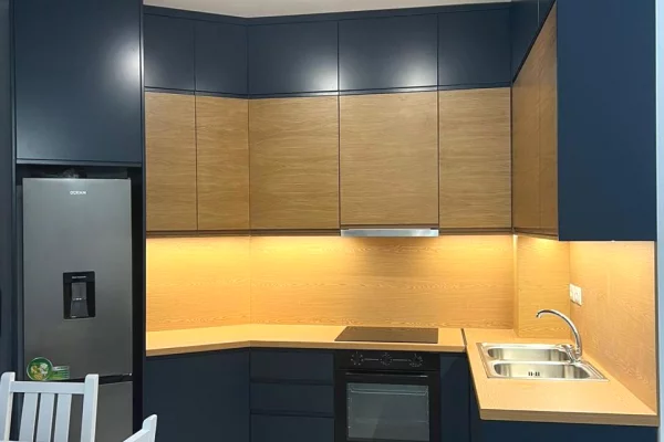 Kompleksi River Residence,jepet me qera apartament 1+1+post parkimi,i mobiluar.60,000Leke