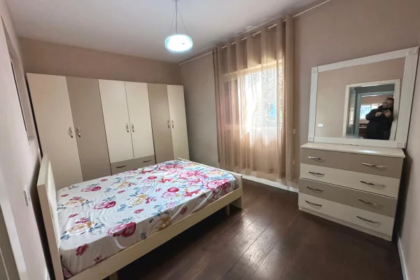 Shtepi me qera Vila Luksoze ne Tirane, 2+1, Mobilimi E mobiluar, Pagesa 50,000  Leke.