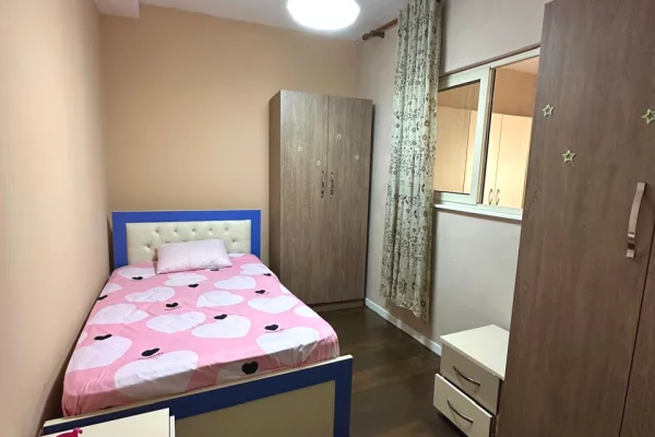 Shtepi me qera Vila Luksoze ne Tirane, 2+1, Mobilimi E mobiluar, Pagesa 50,000  Leke.