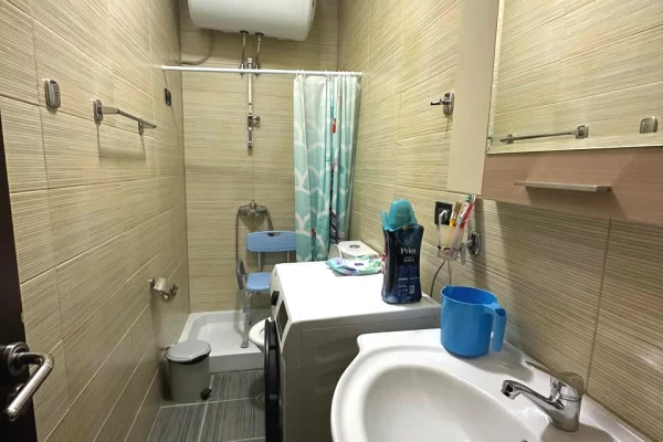 Shtepi me qera Apartament ne Tirane, 2+1, Mobilimi E mobiluar, Pagesa 85,000  Leke.