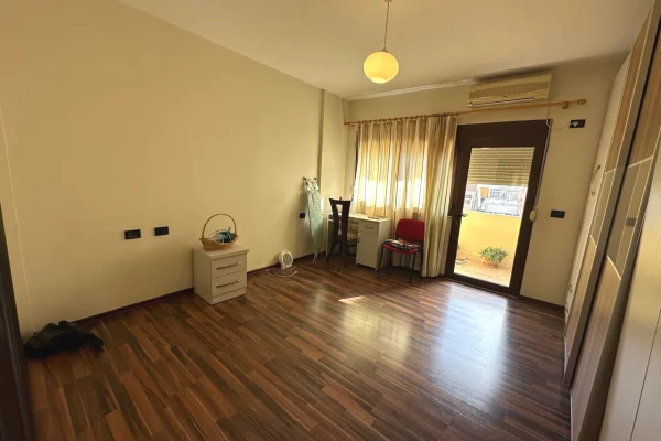 Shtepi me qera Apartament ne Tirane, 2+1, Mobilimi E mobiluar, Pagesa 85,000  Leke.