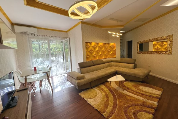 Liqeni i Thate,prane Hotel Radison,jepet me qera apartament 2+1,i mobiluar 800Euro