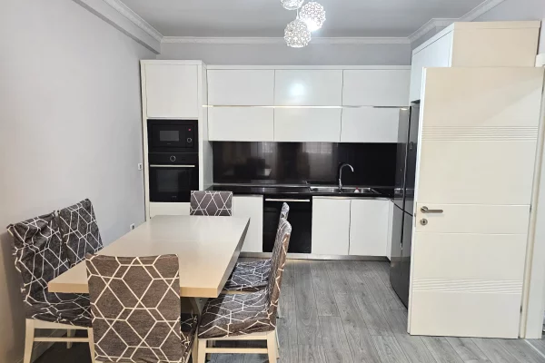 Shtepi me qera Apartament ne Tirane, 2+1, Mobilimi E mobiluar, Pagesa 55,000  Leke.