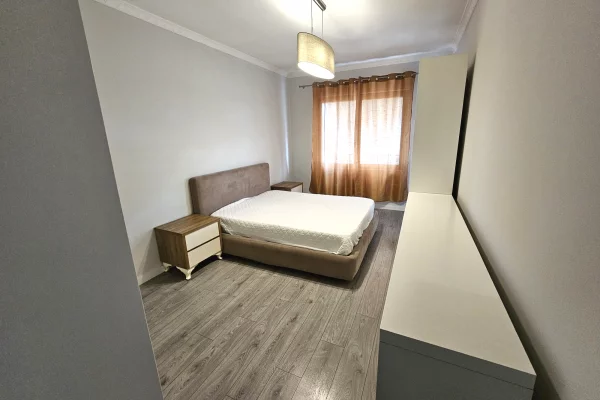 Shtepi me qera Apartament ne Tirane, 2+1, Mobilimi E mobiluar, Pagesa 55,000  Leke.