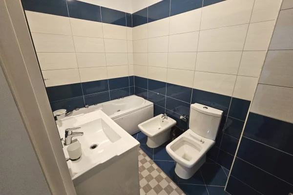 Shtepi me qera Apartament ne Tirane, 2+1, Mobilimi E mobiluar, Pagesa 55,000  Leke.