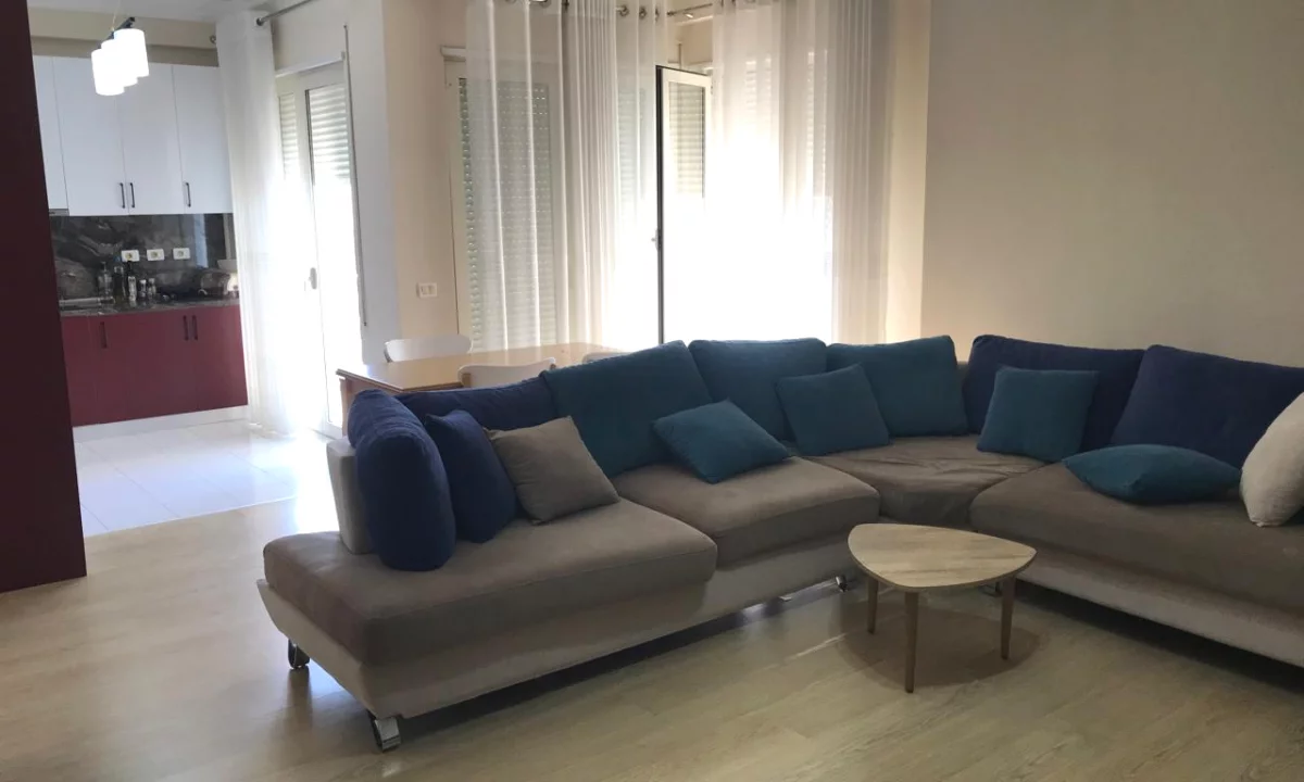 Shtepi me qera Apartament ne Tirane, 2+1, Mobilimi E mobiluar, Pagesa 70,000  Leke.