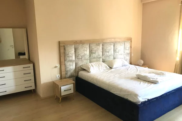 Shtepi me qera Apartament ne Tirane, 2+1, Mobilimi E mobiluar, Pagesa 70,000  Leke.