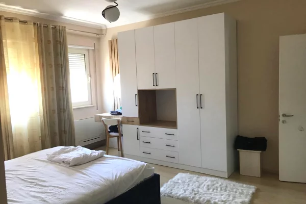 Shtepi me qera Apartament ne Tirane, 2+1, Mobilimi E mobiluar, Pagesa 70,000  Leke.