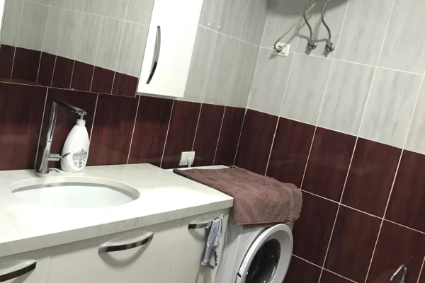 Shtepi me qera Apartament ne Tirane, 2+1, Mobilimi E mobiluar, Pagesa 70,000  Leke.