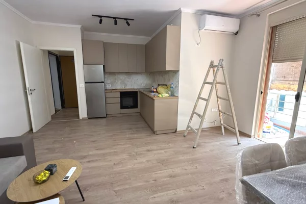 Shtepi me qera Apartament ne Tirane, 1+1, Mobilimi E mobiluar, Pagesa 500  Euro.