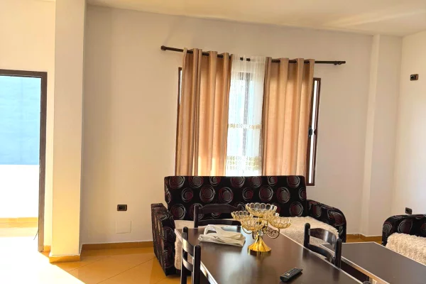 Shtepi me qera Vila Luksoze ne Tirane, 1+1, Mobilimi E mobiluar, Pagesa 45,000  Leke.