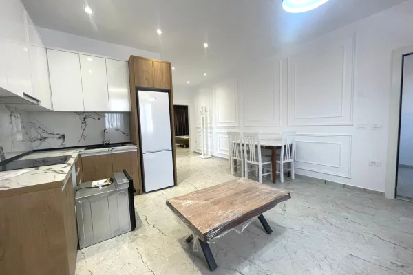 Shtepi me qera Vila Luksoze ne Tirane, 2+1, Mobilimi E mobiluar, Pagesa 60,000  Leke.